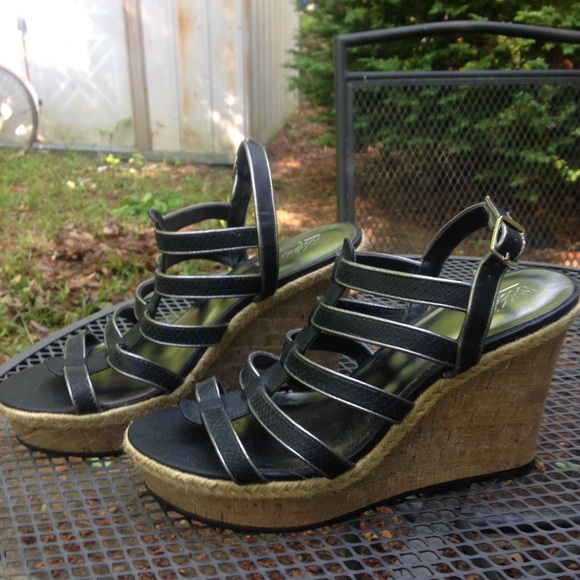 Mossimo wedge sandals - Picture 2 of 4